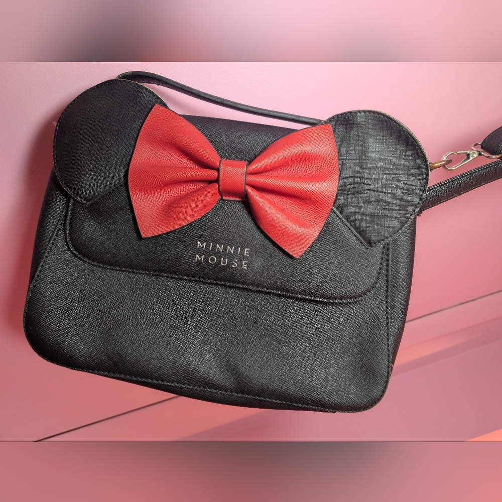 Loungefly Disney Minnie Mouse Crossbody Bag Damaged - Picture 2 of 8